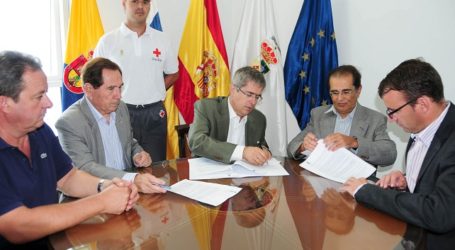 San Bartolomé de Tirajana y Cruz Roja firman el contrato de vigilancia de playas