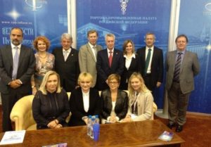 La delegación canaria en una reunión mantenida en la Cámara de Comercio de Rusi