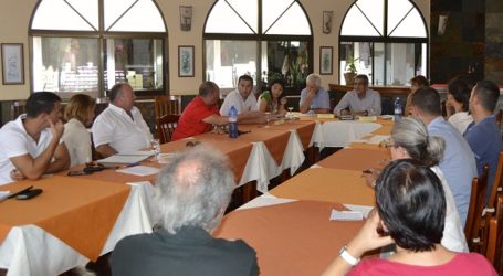 Román Rodríguez se reúne con la Asociación de Empresarios de Playa de Mogán