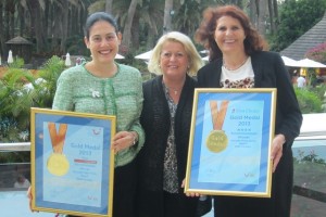 De izquierda a derecha, Rocío Cibran, directora del Seaside Palm Beach; Joanne Wilkinson, Senior Purchasing Manager TUI Travel PLC UK/Nordic, y Ursula Matas, directora del Seaside Sandy Beach