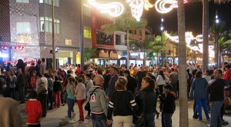 Un concierto en la Avenida de Canarias inicia la campaña navideña de Santa Lucía