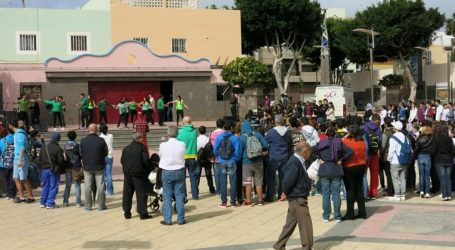 Cientos de alumnos de Santa Lucía ocupan la Plaza de San Rafael, en Vecindario