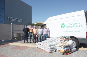 El Ayuntamiento de San bartolomé de Tirajana recibe 350 kilos de ropa y mantas usadas