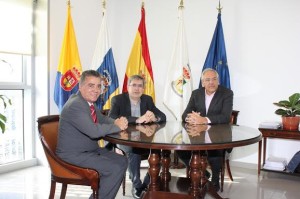 De izquierda a derecha, Paulo Fernández, Marco Aurelio Pérez y Ramón Suárez