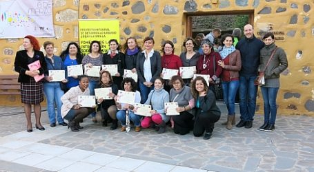 La Escuela de Empoderamiento Femenino entrega diplomas a 38 mujeres de Santa Lucía