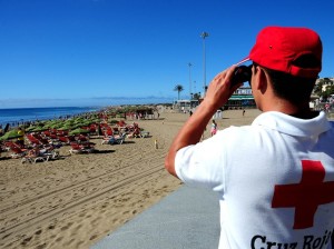 Cruz Roja vigila las playas del litoral tirajanero