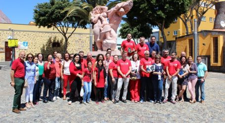 Los socialistas liberan libros para denunciar la política cultural de Santa Lucía