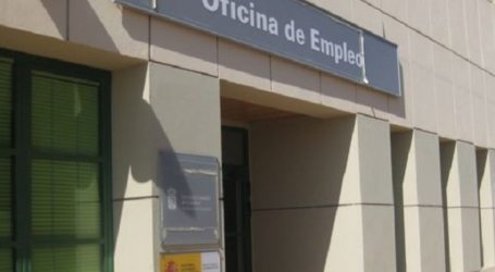 La salida de activos hace descender el desempleo en Canarias en 9.300 personas