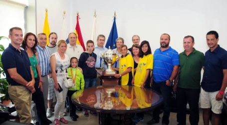 Maspalomas recibe oficialmente a cuatro jóvenes campeonas locales