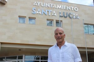 Julio Ojeda aspira a la Alcaldía santaluceña
