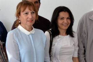 La consejera insular nacionalista Inés Jiménez con Isabel Santiago, portavoz de NC en Mogán