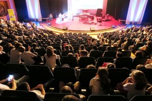 Teatro Víctor Jara, dúo Per-QT