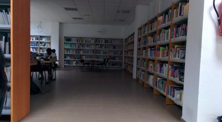El PSOE asegura que “en la biblioteca de Vecindario no hay quien se enchufe”
