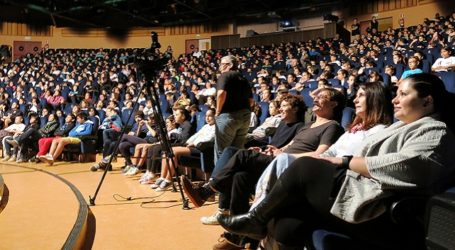 Estudiantes de Santa Lucía abarrotan el Víctor Jara en la sección Cine con Clase