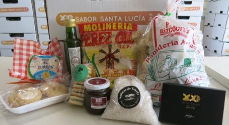 Productos Sabor Santa Lucía llenan la cesta de Navidad de los trabajadores municipales