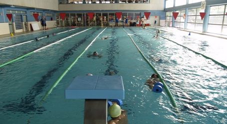 La piscina municipal de Arguineguín sustituye el fuel por energía solar y biomasa