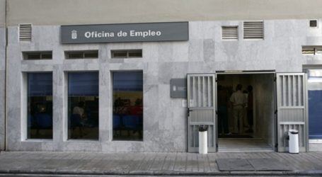 El paro cae en Canarias en 406 personas y se sitúa en 265.385 demandantes