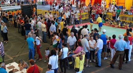 Santa Lucía celebra el Día del Vecino en la zona peatonal de Vecindario