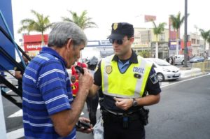 Actuación de la Policía Local en las calles de Santa Lucía