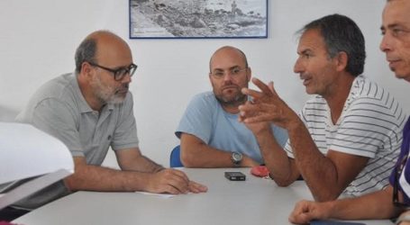 La Cofradía de Pescadores de Arguineguín exponen sus necesidades a Podemos