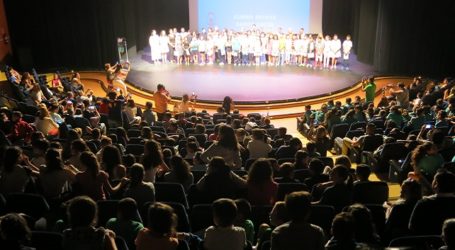 Santa Lucía premia a 34 alumnos de 6º de Primaria por su trayectoria