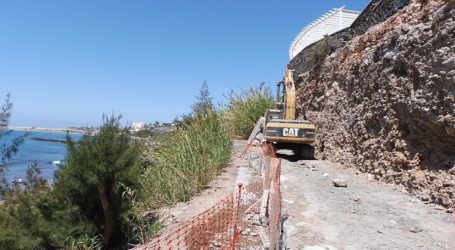 115.000 euros para reforzar y embellecer el talud de la Playa del Cochino