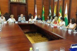 Antonio Morales se reúne con los 21 responsables de Igualdad