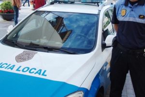 Policía Local, vehículo y agente