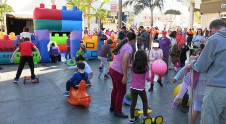 Santa Lucía celebra el Día del Libro con fiesta infantil en la zona peatonal y Algodoneros