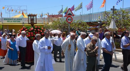 Maspalomas celebra por partida doble el día grande de sus fiestas y el de Canarias
