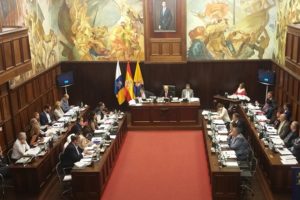 Pleno del Cabildo de Gran Canaria (mayo 2016), presidido por Antonio Morales