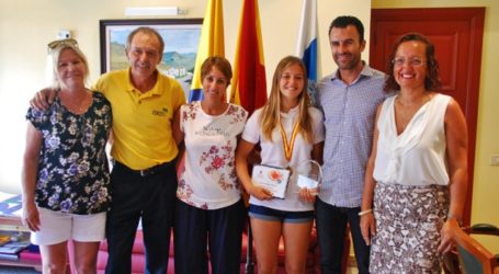 El Ayuntamiento de Mogán reconoce el mérito deportivo de Alina Domínguez