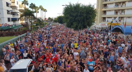 Más de 8.000 personas recorren Maspalomas en el Paseo por el Orgullo más solidario