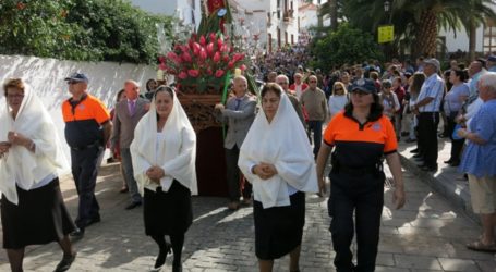 Santa Lucía celebra el día grande de su patrona con la llegada de las ‘Lucías’