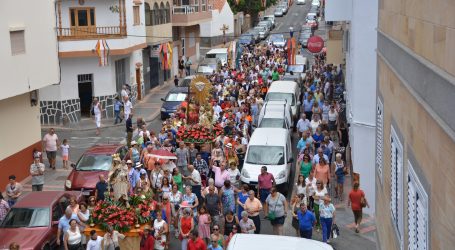 Misa, procesión y paella de 350 kilos de arroz en el día grande de las fiestas de El Tablero