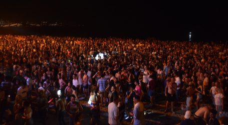 Playa del Inglés, polo de atracción de la musical noche de San Juan