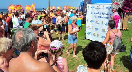 El paseo de Meloneras se viste de fiesta en el Día Mundial del Turismo 2017