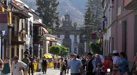 Gran Canaria se congrega en Teror para participar en la Romería Ofrenda del Pino
