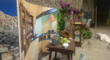 Muebles, loza, cestos y sombreros llenan la exposición de los oficios artesanos de Gran Canaria