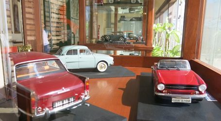 El Museo La Zafra acoge una exposición de miniaturas de coches clásicos