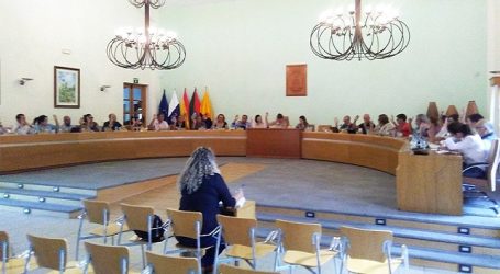 Olga Cáceres defiende una moción relativa al Pacto de Estado contra la violencia de género