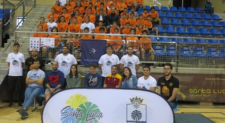 Jugadores y entrenadores del Santa Lucía Basket participan en el I Multiclinic de Baloncesto