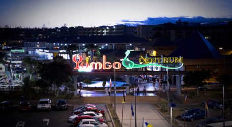 El Ayuntamiento ordena el precinto de los chiringos externos del Centro Comercial Yumbo