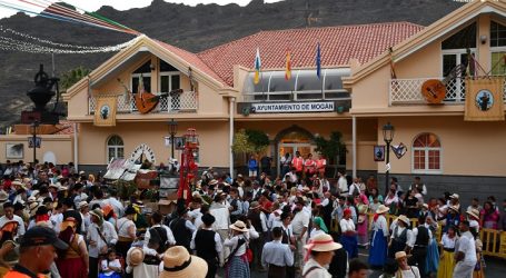 Unas 3.000 personas celebran a San Antonio El Chico con la ofrenda en Mogán