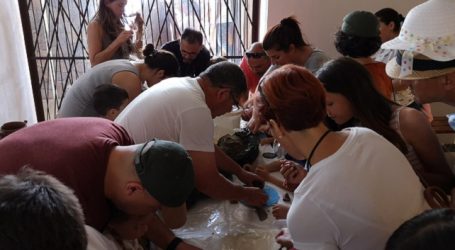 El taller de alfarería tradicional pone el broche a las actividades de verano de La Fortaleza