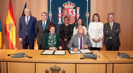 El presidente del Cabildo y la secretaria de Turismo firman la aportación estatal de 500.000 euros al Consorcio de Maspalomas