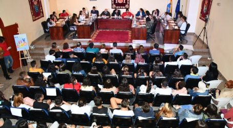 Escolares de Mogán presentan tres interesantes mociones en el Pleno Juvenil