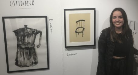 Ángela Glezal expone sus pinturas libertarias de ‘La jaula’ en Maspalomas