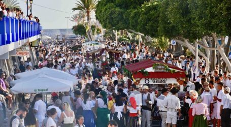 Más de 8.000 personas en la romería-ofrenda del Carmen, en Arguineguín