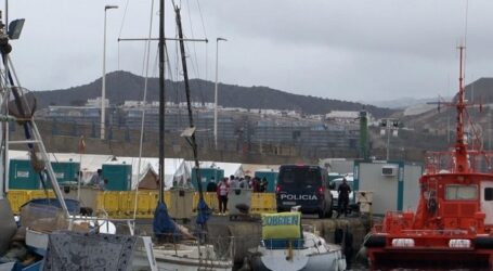El mal tiempo intensifica la preocupación por los migrantes del Muelle de Arguineguín